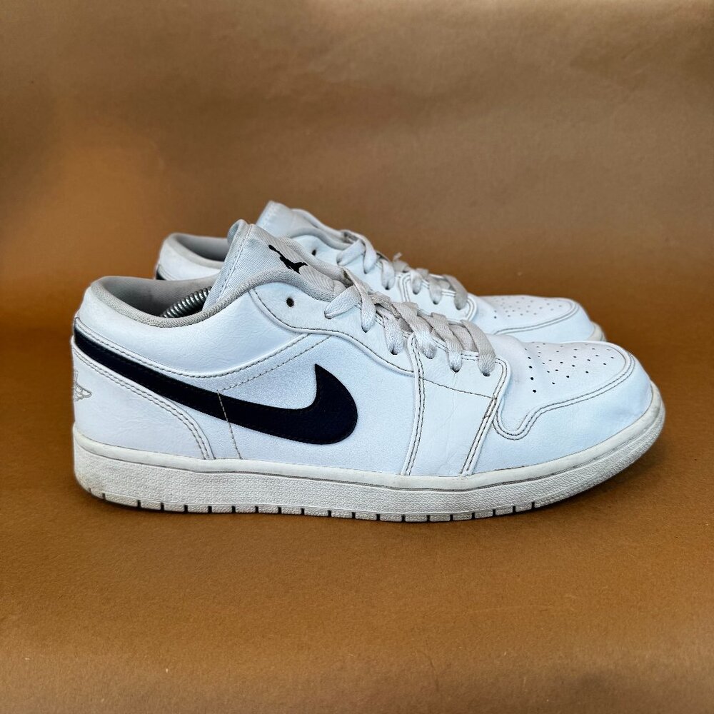 Jordan Athletic Shoes White and Black